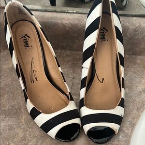 Black & White Striped Peep-Toe Women’s Pumps